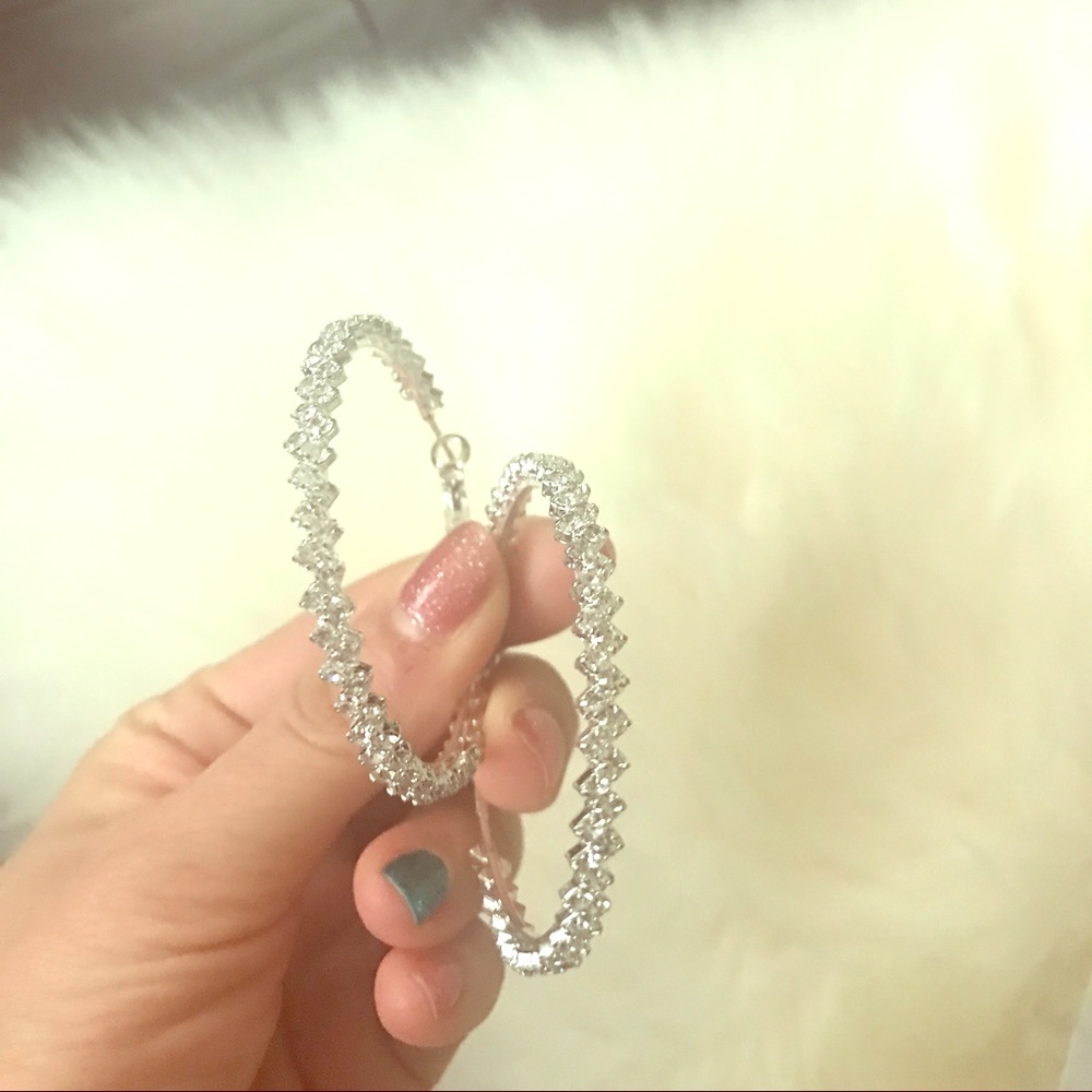 Medium loop earrings with crystal in Silver tone